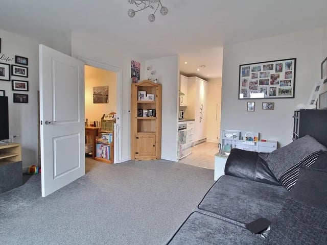 This two bedroom flat in Newlands Avenue, Waterlooville, is on sale under a shared ownership basis for £105,000. It is listed by Jeffries & Dibbens Estate and Lettings Agents - Waterlooville.