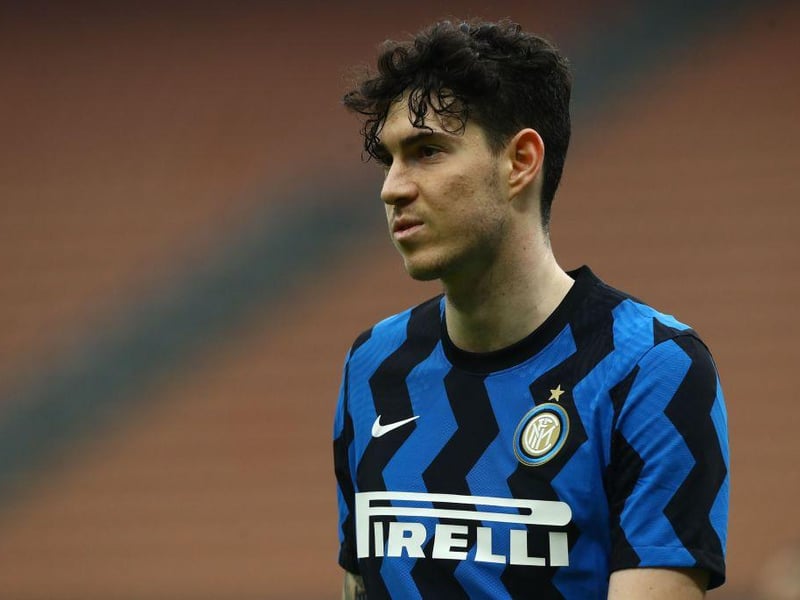 Liverpool are considering a £43million move for Inter Milan defender Alessandro Bastoni, who is also wanted by Bayern Munich and Barcelona. (Gazzetta dello Sport via Metro)