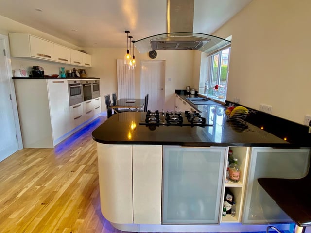 The kitchen/diner.