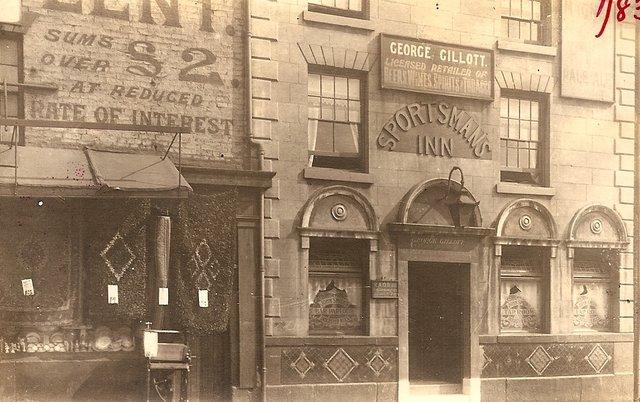 The Sportsmans Inn was situated on St Thomas Street, picture taken in 1924.