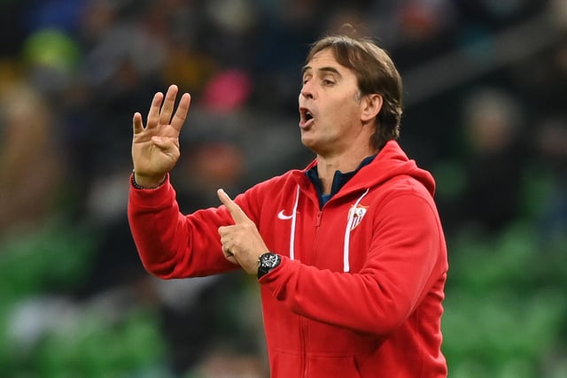 Leeds United want former Real Madrid and Spain boss Julen Lopetegui, who is currently in charge of Sevilla, to replace Marcelo Bielsa as manager if the Argentine leaves the club. (Sun on Sunday)