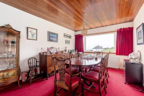 Dining room.