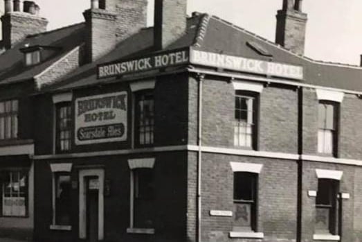 Ian Walker writes: "For all you fans of the Derby Tup. Here's what it used to look like in 1958 when it was a Scarsdale Brewery pub called the Brunwick Hotel." Paul Clark comments: "Still has the 'Brunswick Hotel' windows on the Shaw Street side."