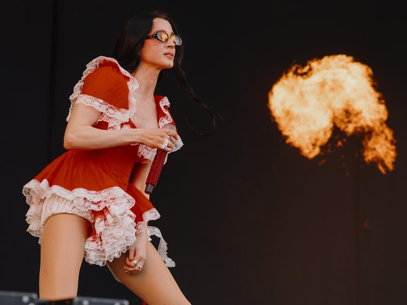 The Nu-Metal Queen is coming. Confirmed as support on the massive Evanescence tour, Poppy is ready to deliver a unique blend of industrial grind, sweet pop hooks, and viral energy that defies all expectations. Witness the future of heavy music.