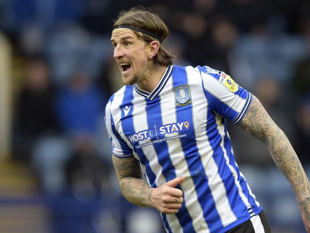 Dead good at defending n that. Moore has spoken about his settling-in to full-throttle footy and he is one of many who will have their conditions monitored closely, but if he’s fit and firing he plays - a colossus.