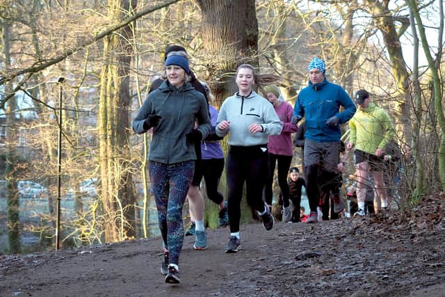 Runners at the 500th Endcliffe Park parkrun.