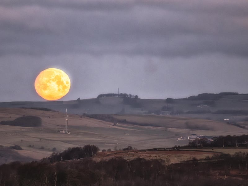 The Peak District is easily accessible from Leeds, and offers breathtaking walks an picturesque towns and villages such as Buxton and Matlock where a weekend is easily spent.