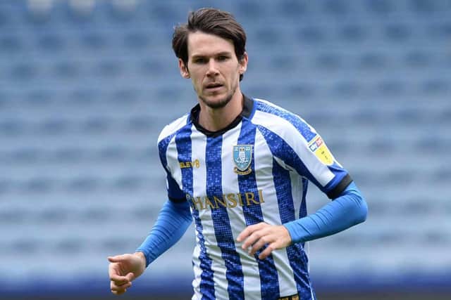 Kieran Lee has agreed to play on until the end of the season for Sheffield Wednesday. (via swfc.co.uk | Steve Ellis)