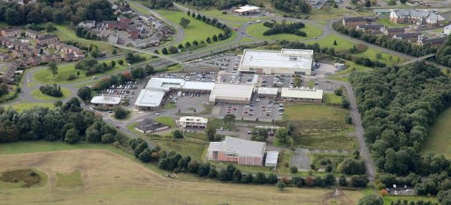 Over the course of the seven days, Renfrewshire recorded 252.9 positive cases of coronavirus per 100,000 population.
In total, 453 positive cases were recorded.