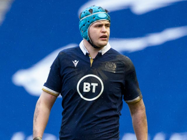 Plundered forward in the second half and earned a break for the last ten minutes after a powerful shift. 6