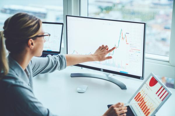 Median annual base salary: 30,277 GBP