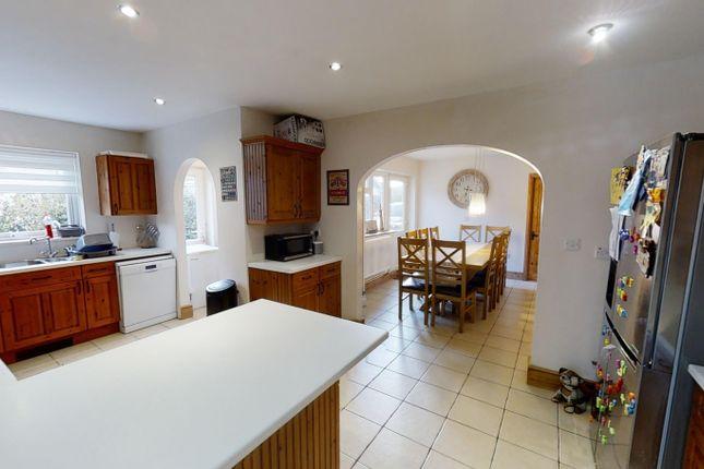A view of the kitchen.