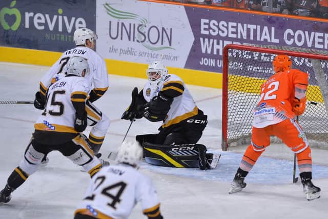 Steelers take the lead against Notts.