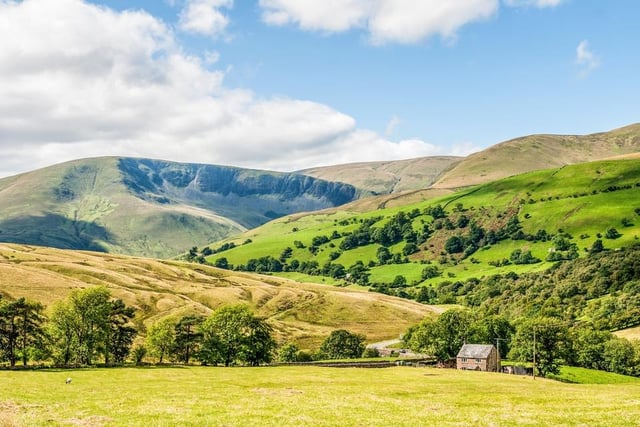 Beginning just three miles outside of Grassington from the village of Burnsall, this seven mile walk shadows the south of the River Wharfe and features the natural wonders of Simon’s Seat and Trollers Gill as the backdrop.