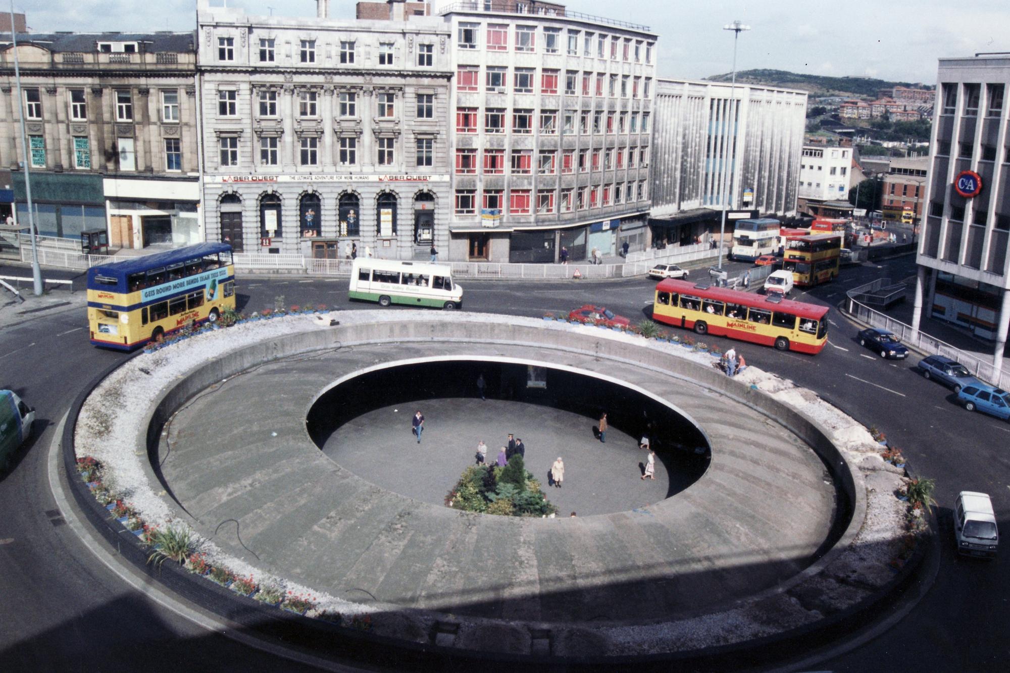 10 pictures of Sheffield's iconic "hole in the road" over ...