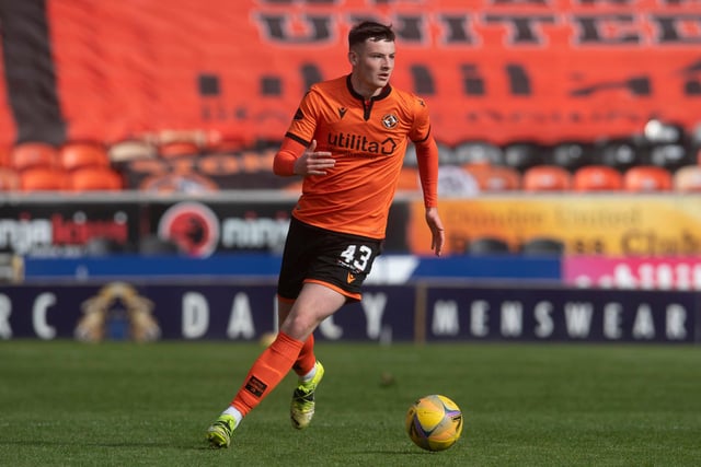 Aston Villa have made a move for Dundee United teenage star Kerr Smith. Steven Gerrard’s team have tabled a bid of around £800,000 for the 17-year-old. Kerr made his debut only a matter of hours after his 16th birthday and has attracted interest from a number of top English clubs. (Scottish Sun)