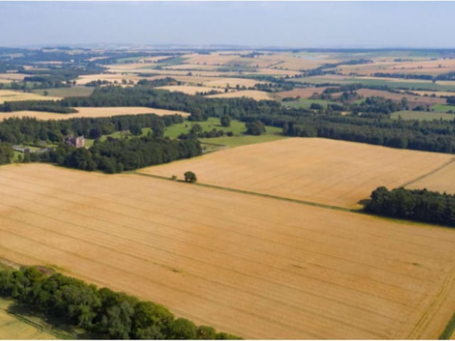 There are three estate cottages included with the principal lot along with 143 arable acres, 29 acres of pasture and 137 acres of mixed woodland.
