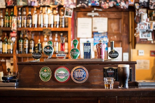 Which multi-award winning pub is found at 27 Mill Dam, South Shields?