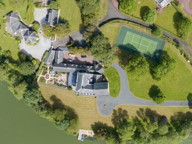 Yes, that is a tennis court.