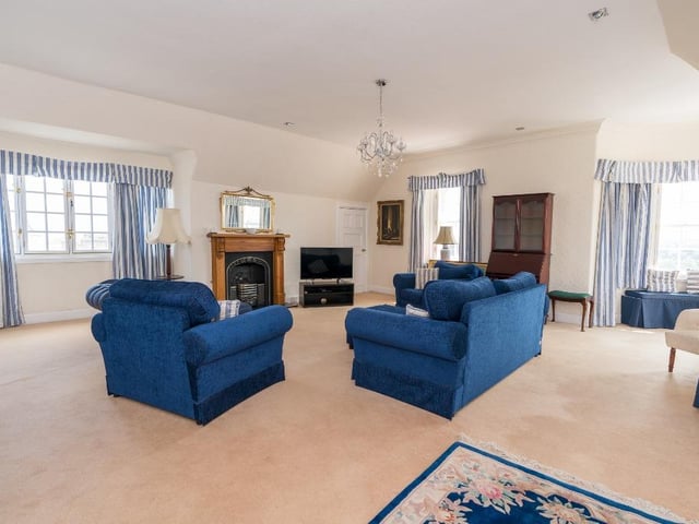 Sitting room.
