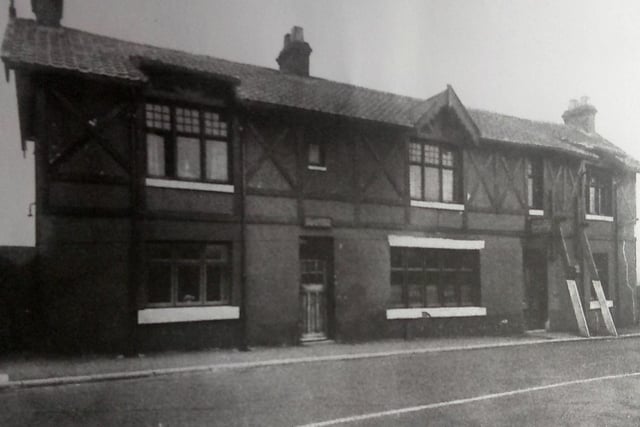 A view of the Railway Inn which would later become the Travelling Man.