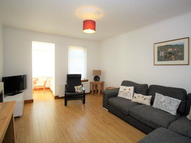 A well presented two bedroom ground floor flat within easy walking distance of the town centre and the Old Course - £8,500 total stay.