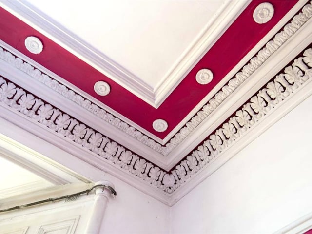 Cornice.