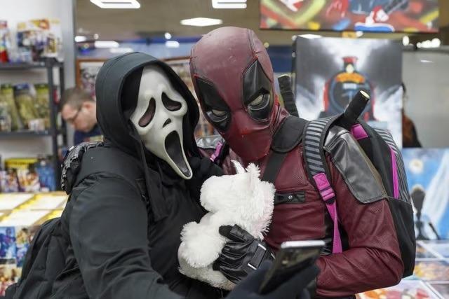 More than just a market, this event is designed to transport you into a movie-style fantasy. With movie cars, wizarding owls, and on-the-spot cosplay prizes, it offers a fully interactive experience for fans of all ages just outside the city centre. 🦸♂️ The Engine Shed, York Road, Weatherby.