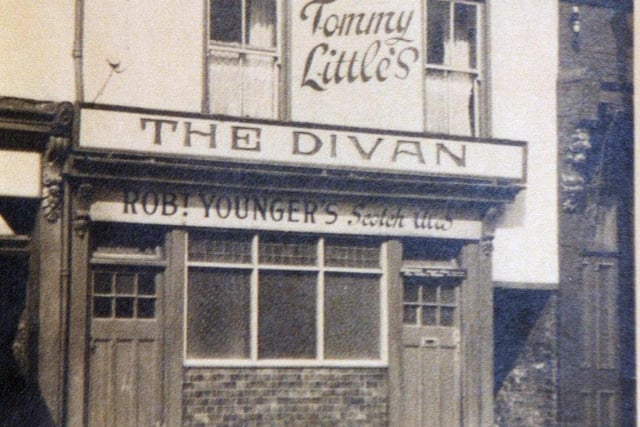 The Divan was another Hendon Road pub and ran from 1871 to 1963. Ron explained: "The licensee for many years was Tommy Little so the pub was known as Little's."