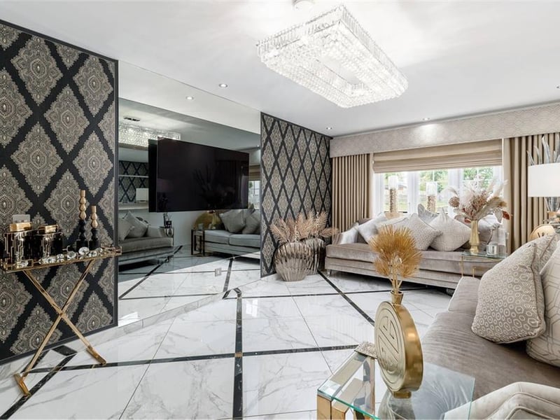 Sitting room.