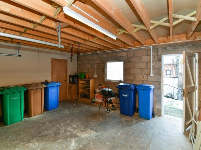 Garage.