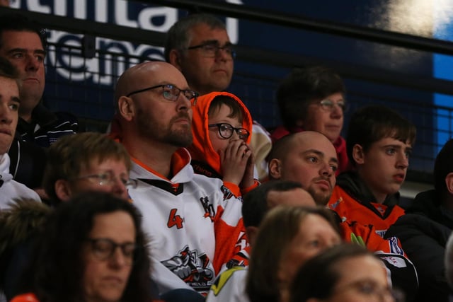 Sheffield Steelsers fans keep a close eye on the action against Dundee Stars