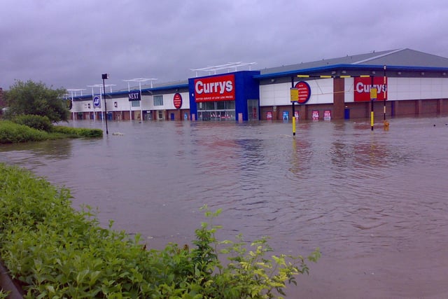 Flooding at Ravenside Retail Park, Chesterfield in 2007