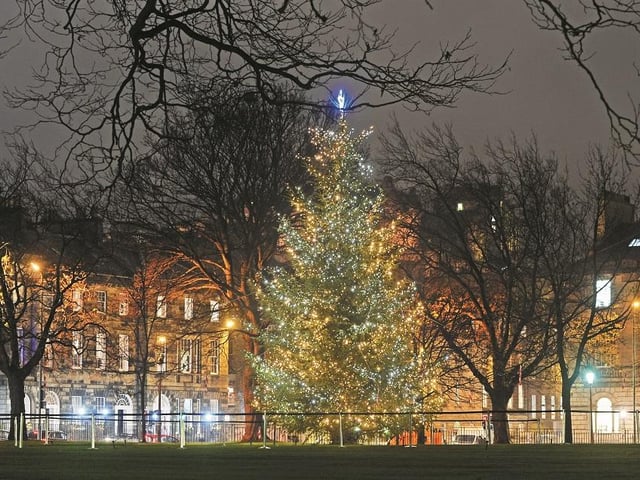 A dazzling Christmas tree has been erected in Charlotte Square in the New Town of Edinburgh. Whether you're a local or a visitor to Edinburgh, you can go and take a picture with the towering tree.
