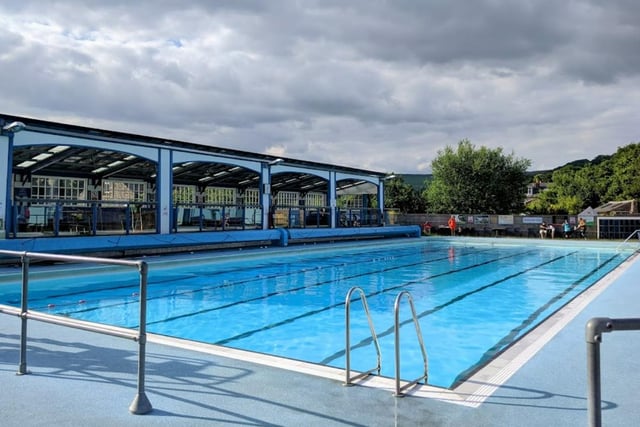 Hathersage Swimming Pool, Oddfellows Road, Hathersage, Hope Valley, S32 1DU. Rating: 4.6/5 (based on 736 Google Reviews).