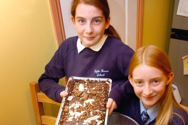 Eleanor Hay and Lauren Dolan were baking cakes for Children in Need in 2006. Remember this?