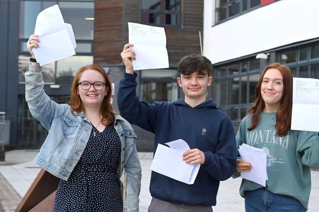 Fowler triplets - Alfie Economics at Uni of Warwick, Josie International Media & Communications Studies at Uni of Nottingham, Tilly gap year to gain experience to apply for Paramedic Science in 2022. A Level Results day at Silverdale School