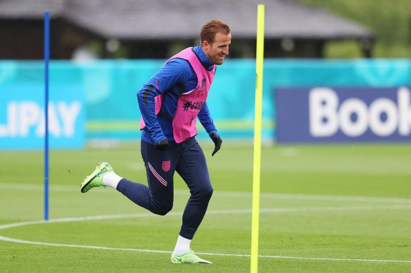 Manchester City have launched an opening offer of £100million for Harry Kane on the eve of England's Group D decider against Czech Republic but Tottenham have made it clear he is not for sale at any price. (Fabrizio Romano)

(Photo by Catherine Ivill/Getty Images)