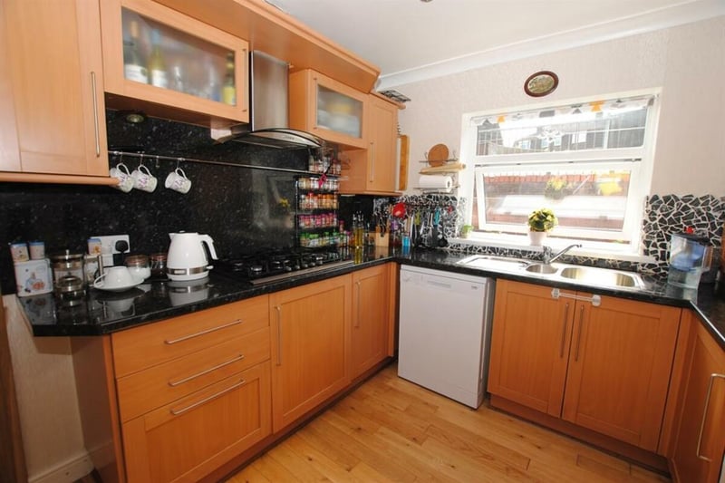 The property benefits from having a fitted kitchen.