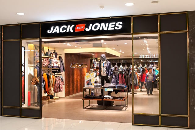 Closing Date: 21 March. Jack Jones in Debenhams. Contracted hours: 4. Permanent. “If you are looking for a fast pace and customer based environment, we'd like to hear from you.”