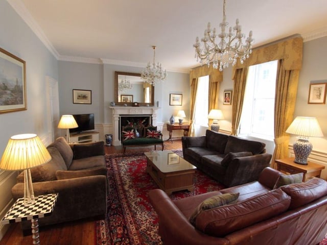 6 bed town house to rent - £5,750 pcm (£1,327 pw).
Available from Feb 17, 2021.