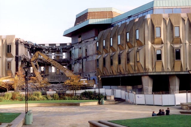 The demolition of the Sheffield Town Hall extension - known as the Egg Box - viewed from the Peace Gardens in the city centre. Ref no: t01967