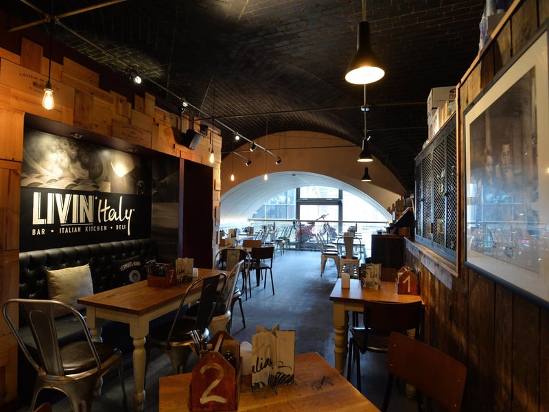 Livin’ Italy in Granary Wharf has a 4.5* rating from 4.8* reviews. A Tripadvisor reviewer said: “Amazing food and atmosphere, our waitress Alisha provided excellent service would 1000% recommend to any folk coming up to Leeds! This is a MUST SEE SPOT. Wonderful Italian influences.”