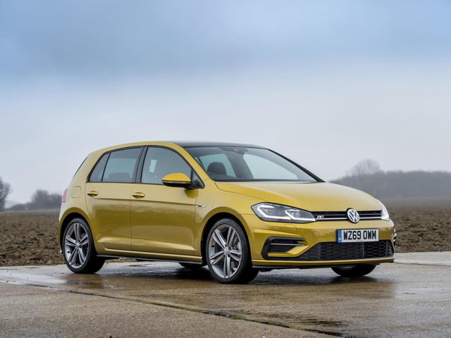 Average cost of a fully comprehensive policy for a driver aged 17-19: 1,656 GBP