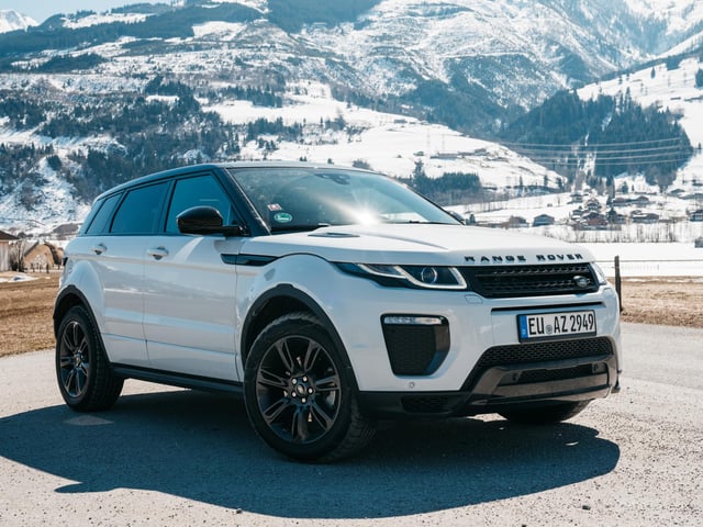 Claiming fifth in the ranking is the Land Rover Range Rover Evoque