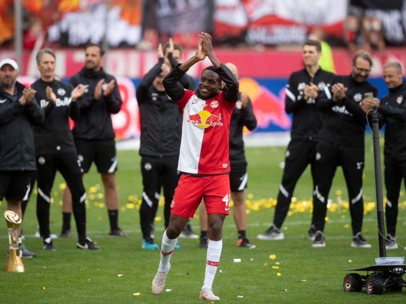 Brighton have lined up a move for Red Bull Salzburg midfielder Enock Mwepu. The 23-year-old Zambian international could cost in excess of £20 million. (The Athletic)
(Photo by Andreas Schaad/Getty Images)