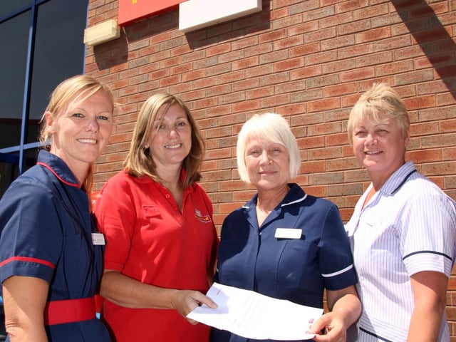 Karen West, who worked for Royal Mail in 2009 raised £4500, which was to be split between the Chatsfield Suite and Chest Clinic at the Doncaster Royal Infirmary in memory of her husband, Stuart West.