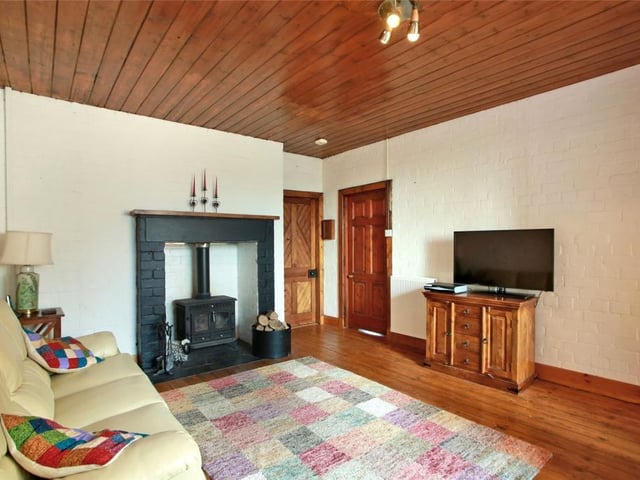 Sitting room.