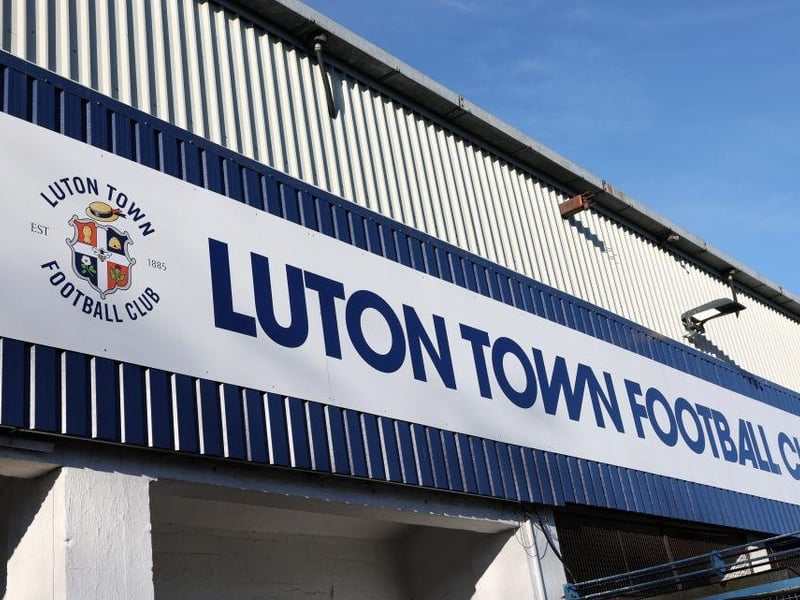 Sunderland to Luton Town round-trip: 488 miles