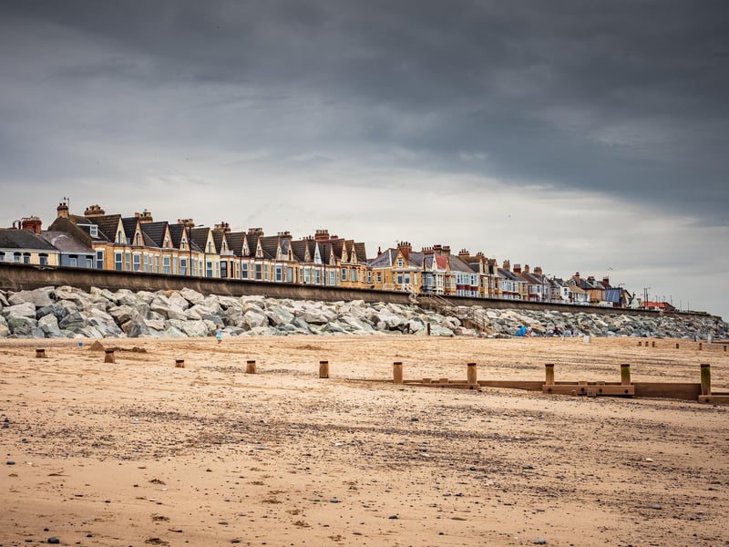 This seaside resort town on the east coast is known for its white inland lighthouse and pier towers. Lisa Gardner said: “Beautiful beaches and the award-winning The Golden Haddock for fish and chips”. 🚗 Around 1 hour and 35 minutes